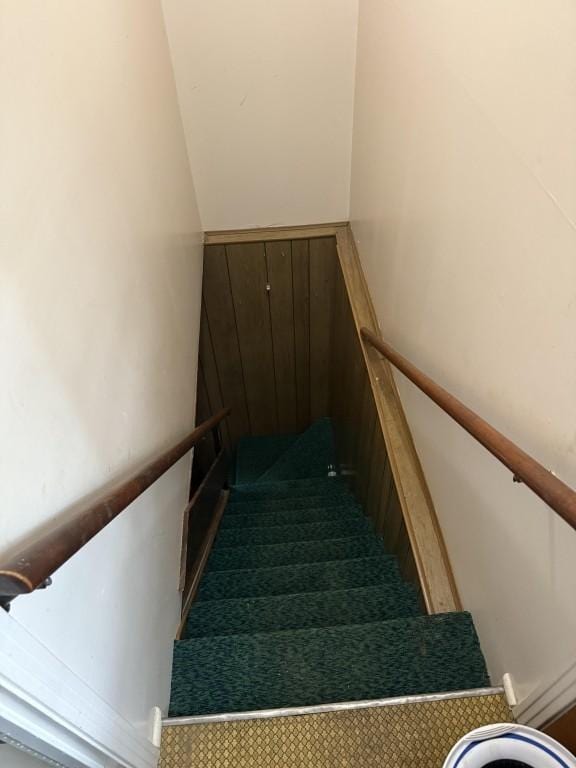 2503 Hickory Dr, Springfield, TN 37172 - view of stairway