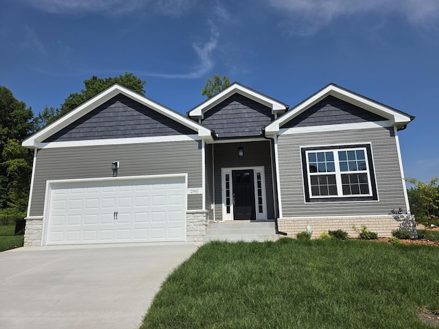 280 Turkey Crossing Ct, Clarksville, TN 37043 - craftsman-style house featuring concrete driveway, a garage, and a front lawn
