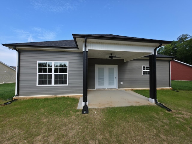 280 Turkey Crossing Ct, Clarksville, TN 37043 - rear view of house featuring a patio area, a ceiling fan, a lawn, and a shingled roof