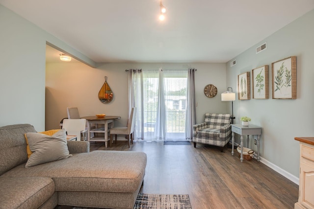 613 Hillsboro Rd Unit D27, Franklin, TN 37064 - living area featuring dark wood-type flooring and baseboards