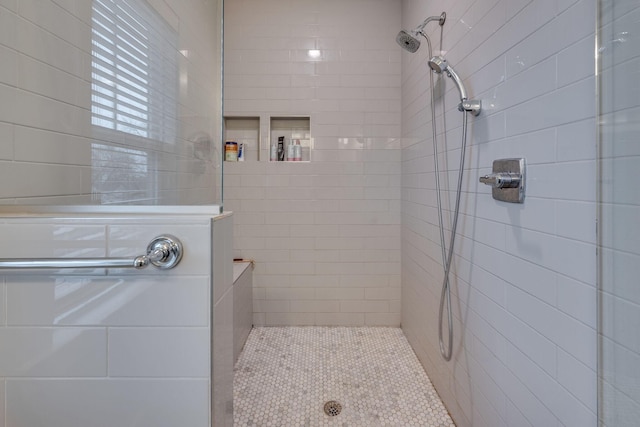 4704B Michigan Ave, Nashville, TN 37209 - bathroom featuring tiled shower
