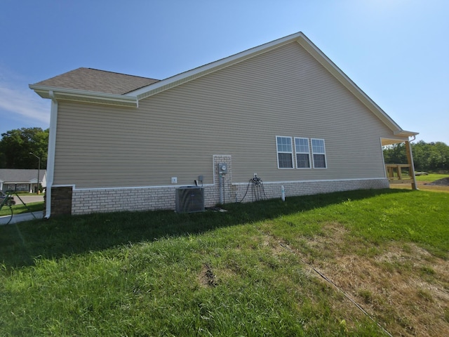 286 Turkey Crossing Ct, Clarksville, TN 37043 - view of property exterior with a lawn and a central air condition unit