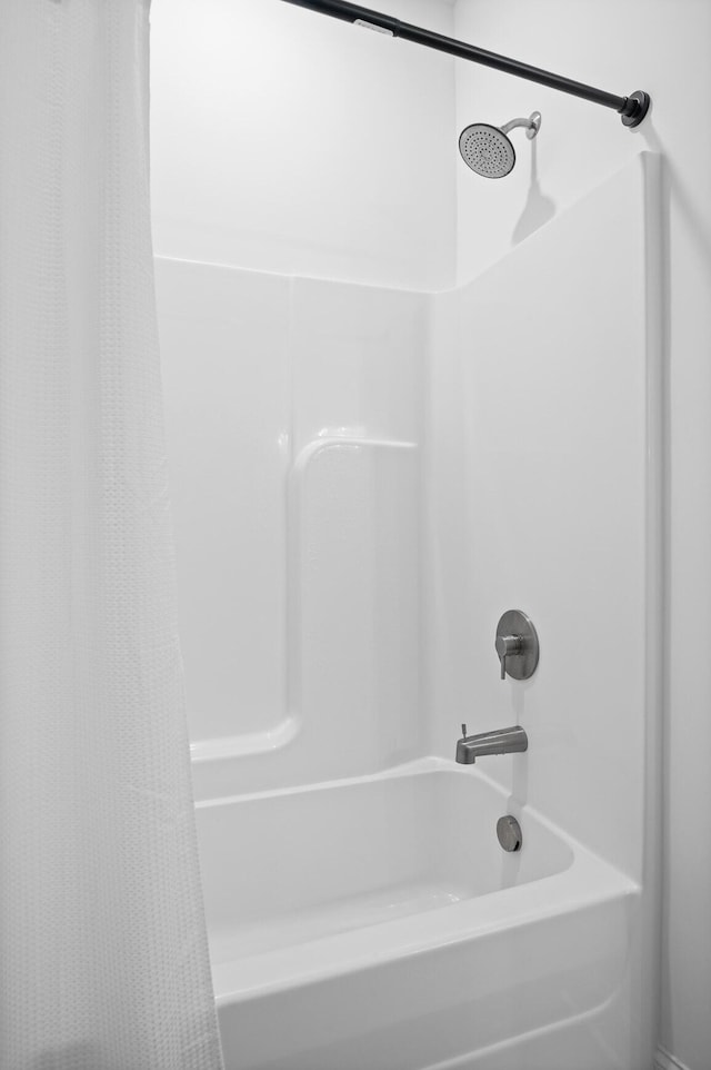 9407 Hackberry Ln, Soddy Daisy, TN 37379 - bathroom featuring shower / tub combo