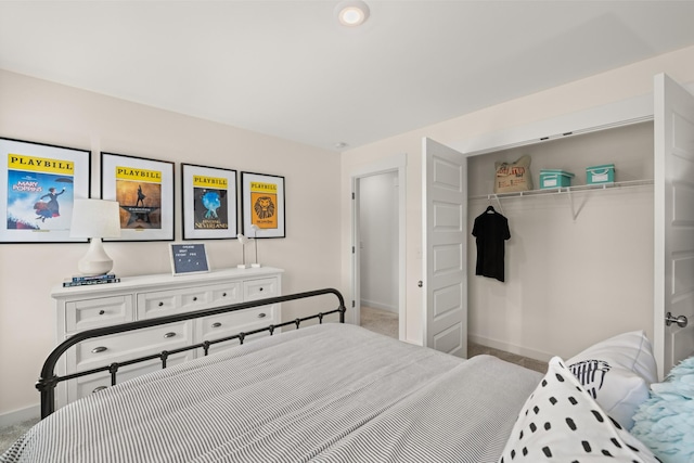 582 Gingerwood Ln, Hendersonville, TN 37075 - carpeted bedroom featuring a closet and baseboards