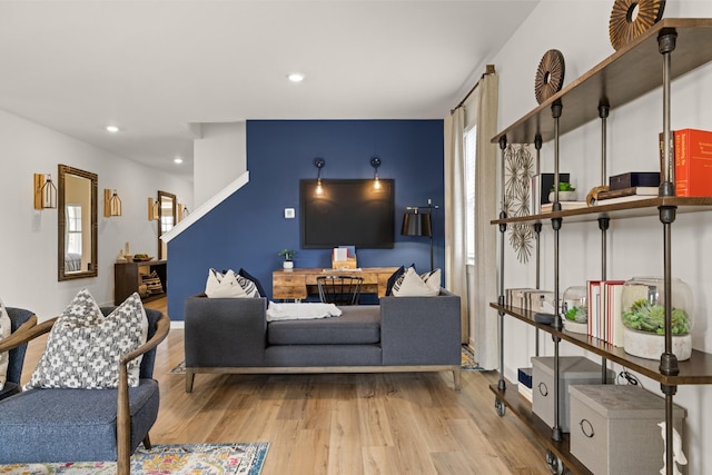 582 Gingerwood Ln, Hendersonville, TN 37075 - living area with wood finished floors and recessed lighting