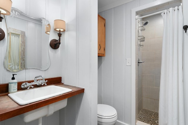 9311 Scenic Hwy, Lookout Mountain, GA 30750 - bathroom featuring a decorative wall and tiled shower