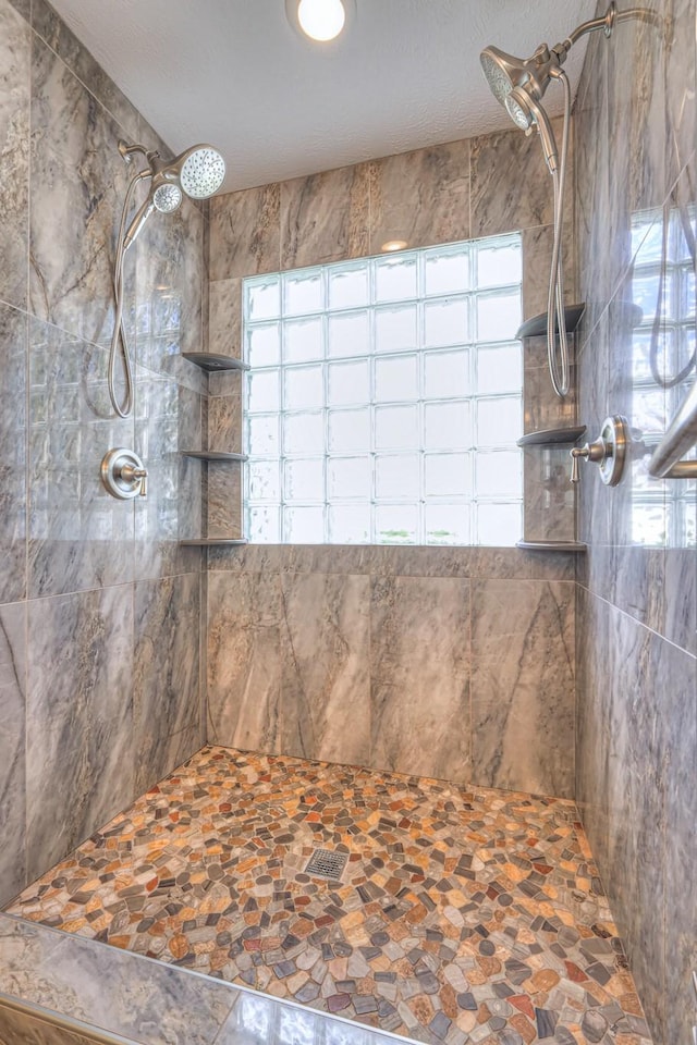 5451 Middlebury Dr, Murfreesboro, TN 37128 - bathroom featuring tiled shower