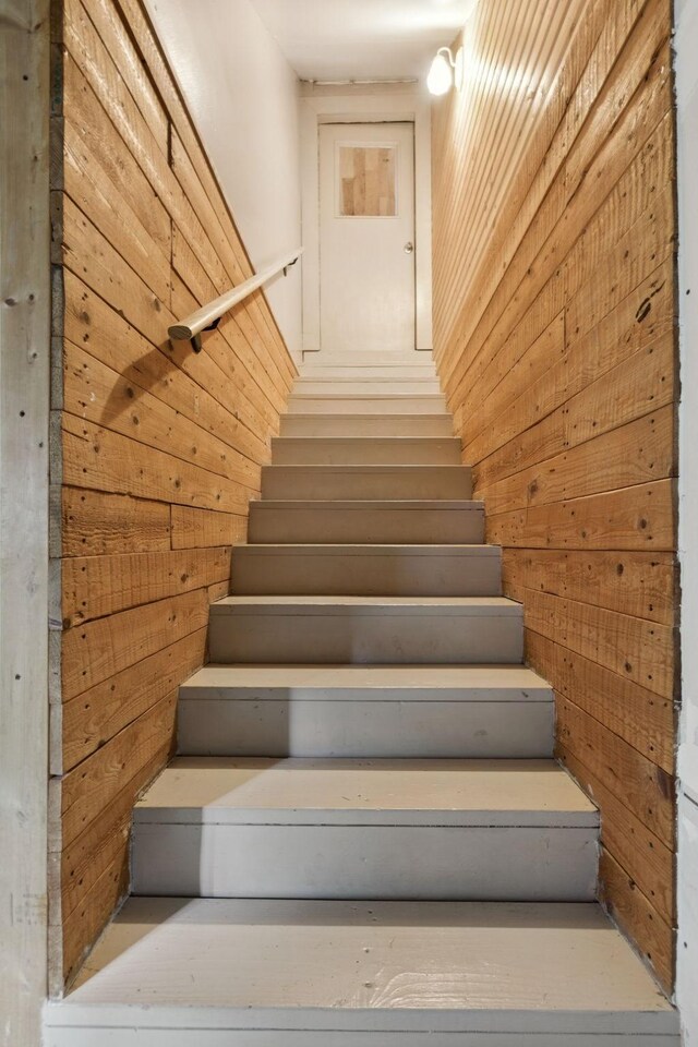 32 Morris Ln, Pleasant Shade, TN 37145 - stairs with wooden walls