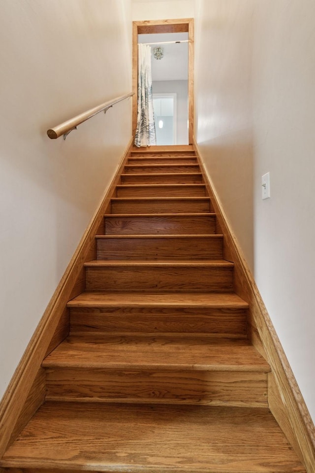 32 Morris Ln, Pleasant Shade, TN 37145 - view of stairs