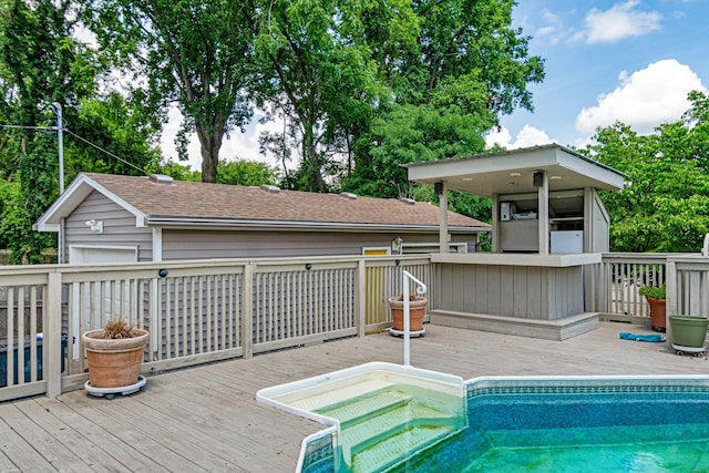 1519 Preston Dr, Nashville, TN 37206 - wooden terrace with an outdoor structure