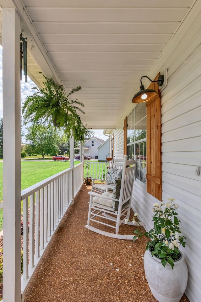 1511 Bridle Ln, Chapel Hill, TN 37034 - covered porch with a yard