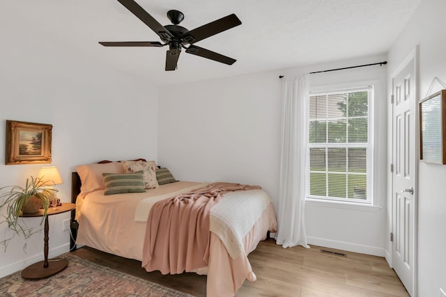 1511 Bridle Ln, Chapel Hill, TN 37034 - bedroom with light wood-style floors and a ceiling fan