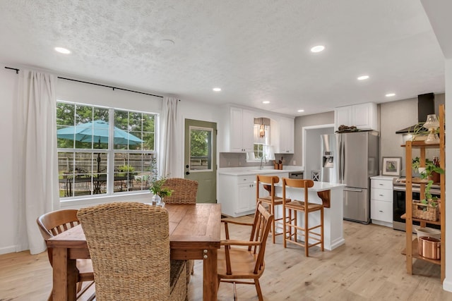 1511 Bridle Ln, Chapel Hill, TN 37034 - dining area with recessed lighting, light wood-style flooring, and a textured ceiling