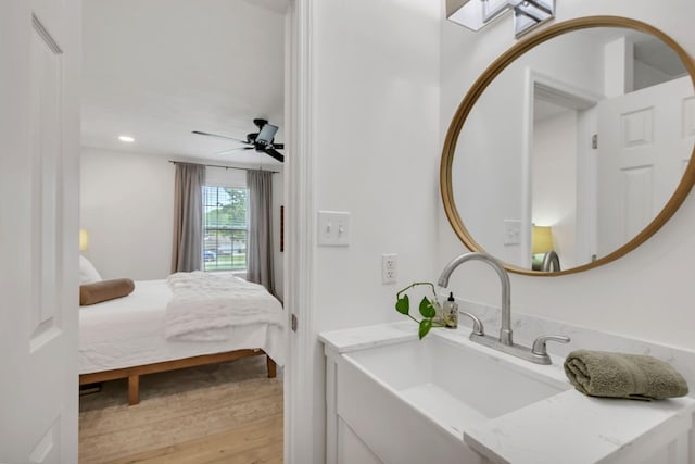 1511 Bridle Ln, Chapel Hill, TN 37034 - ensuite bathroom with wood finished floors, vanity, a ceiling fan, and recessed lighting