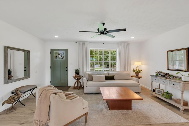 1511 Bridle Ln, Chapel Hill, TN 37034 - living area featuring light wood-style floors, ceiling fan, and recessed lighting