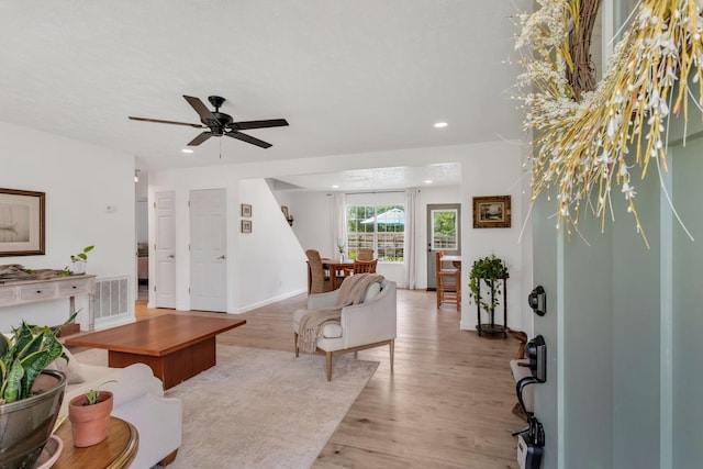 1511 Bridle Ln, Chapel Hill, TN 37034 - living area featuring light wood-style flooring, ceiling fan, and recessed lighting
