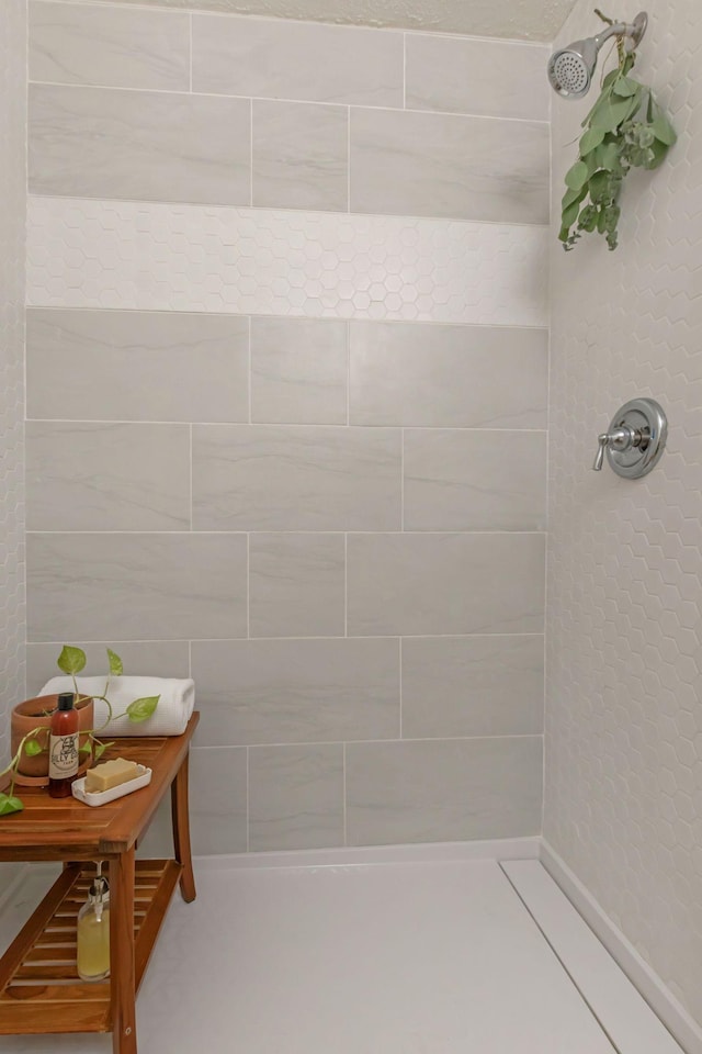 1511 Bridle Ln, Chapel Hill, TN 37034 - bathroom featuring a tile shower