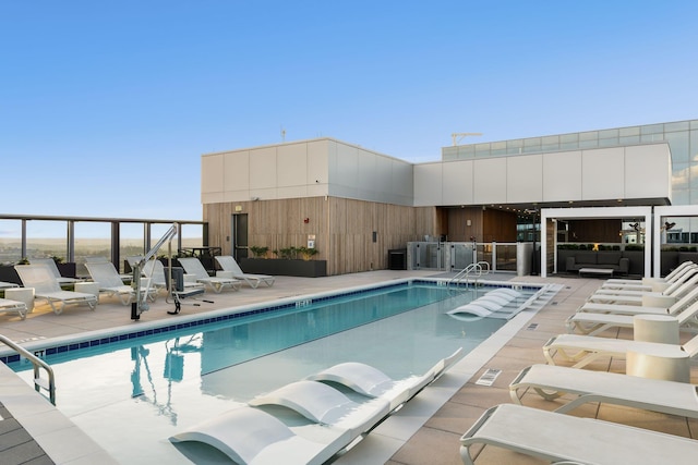 1616 W End Ave Unit 2609, Nashville, TN 37203 - community pool with a patio and an outdoor hangout area