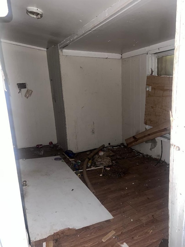 124 S Kentucky Ave S, Hopkinsville, KY 42240 - hallway with wood finished floors
