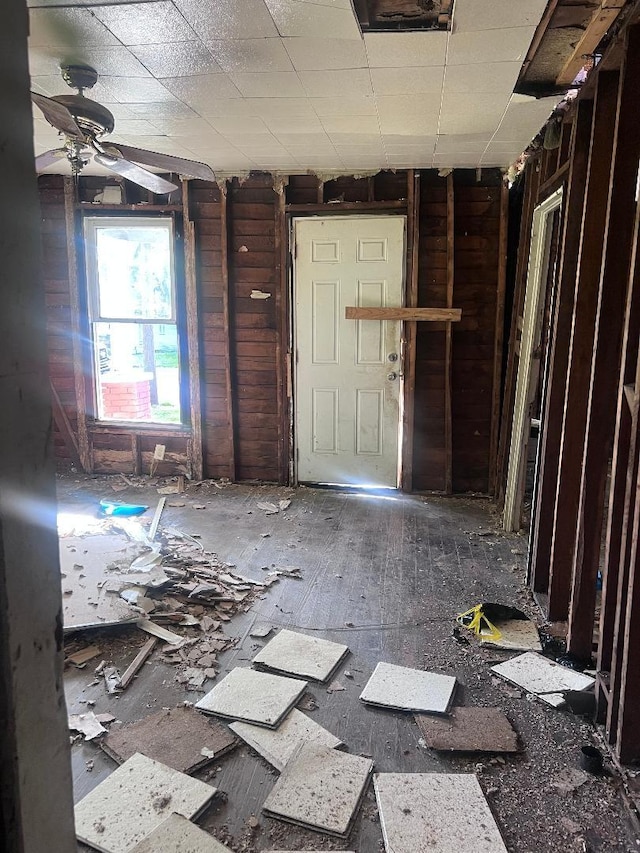 124 S Kentucky Ave S, Hopkinsville, KY 42240 - entryway with ceiling fan
