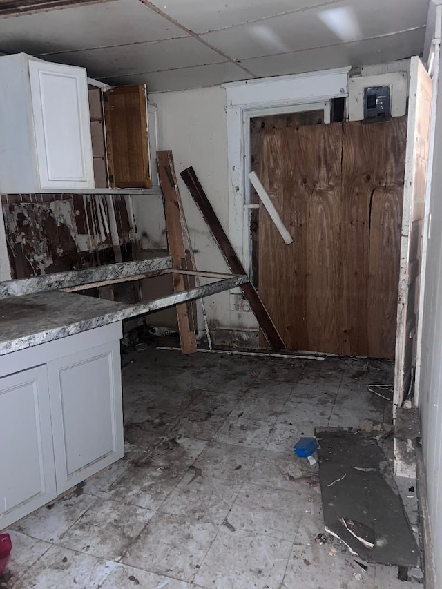 124 S Kentucky Ave S, Hopkinsville, KY 42240 - kitchen featuring white cabinetry