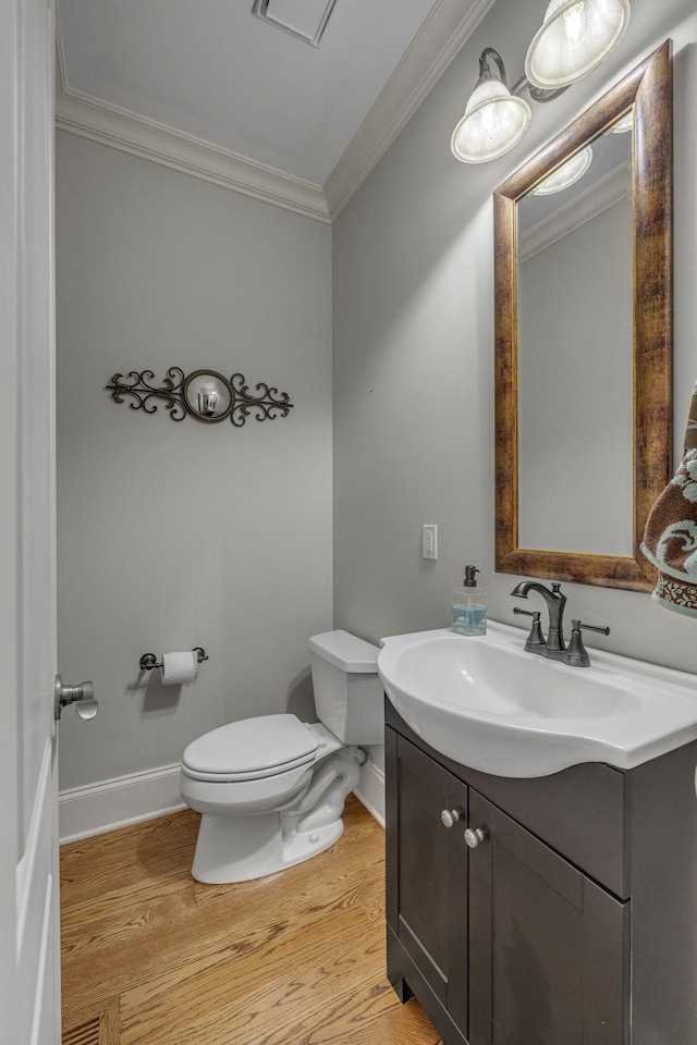 2711 Crowne Pointe Dr, Murfreesboro, TN 37130 - half bathroom featuring wood finished floors, vanity, and ornamental molding