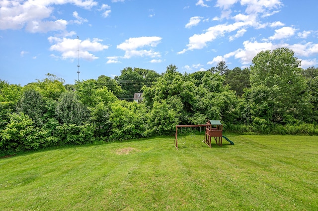 212 Hickory Pointe Dr, Lebanon, TN 37087 - view of green lawn with a playground
