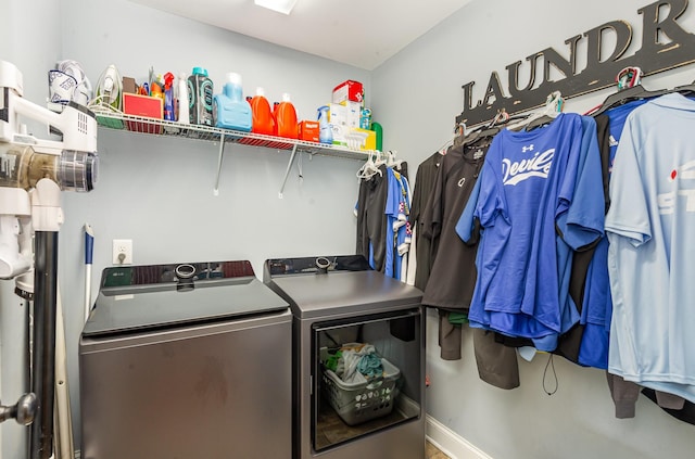 212 Hickory Pointe Dr, Lebanon, TN 37087 - laundry area with separate washer and dryer and baseboards
