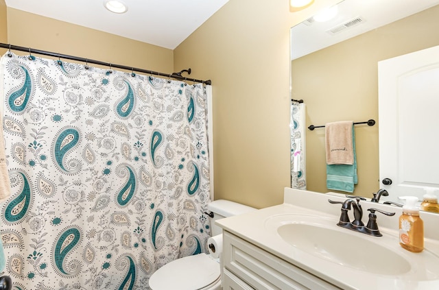 212 Hickory Pointe Dr, Lebanon, TN 37087 - bathroom featuring vanity and curtained shower