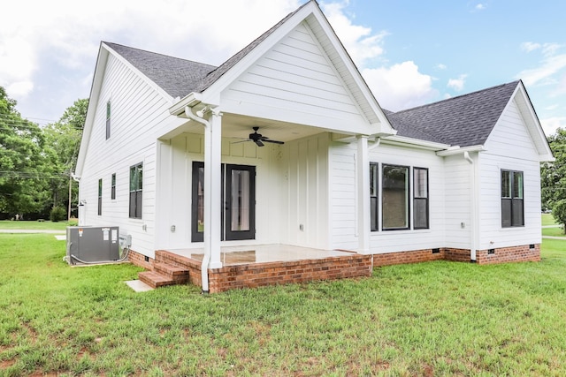 505 Depot St, Chapel Hill, TN 37034 - view of front of property with crawl space, ceiling fan, a front yard, and roof with shingles