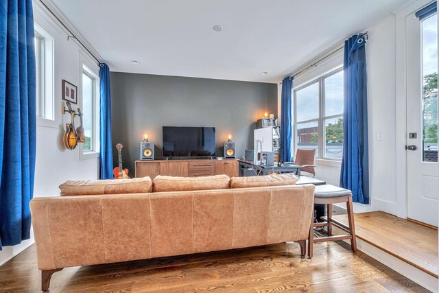 1510B 10th Ave N, Nashville, TN 37208 - living area featuring wood finished floors