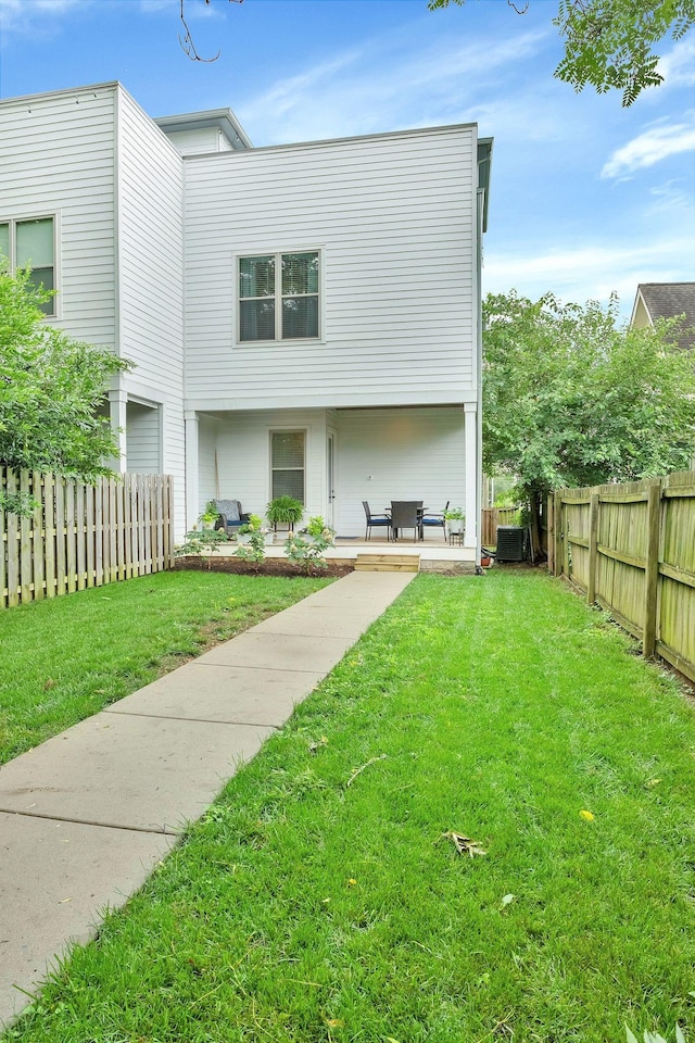 1510B 10th Ave N, Nashville, TN 37208 - view of front facade featuring a fenced backyard and a patio