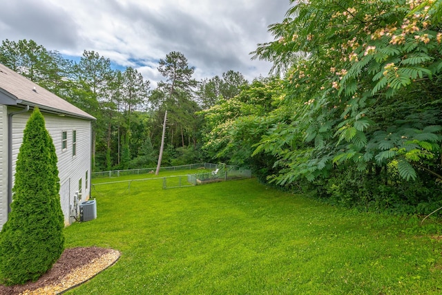 8624 Reba Ln, Hixson, TN 37343 - view of yard