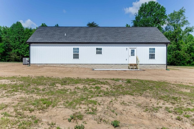 115 Carl Williams Rd, Crofton, KY 42217 - back of property featuring entry steps