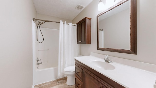 1726 Old Clarksville Pike, Chapmansboro, TN 37035 - bathroom featuring vanity and shower / bath combo with shower curtain