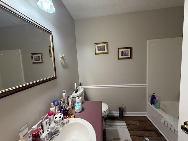 242 Kay Cir, Lafayette, TN 37083 - full bath with wood finished floors and a tub