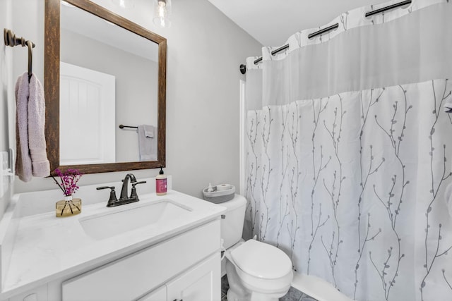 541 Macy Lynn Dr, Clarksville, TN 37042 - bathroom featuring vanity and a shower with curtain