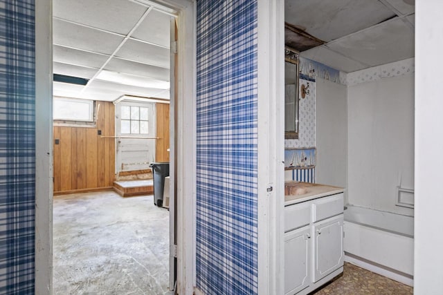 20 Ridge Rd, Chattanooga, TN 37411 - full bath featuring vanity, a tub to relax in, and wallpapered walls