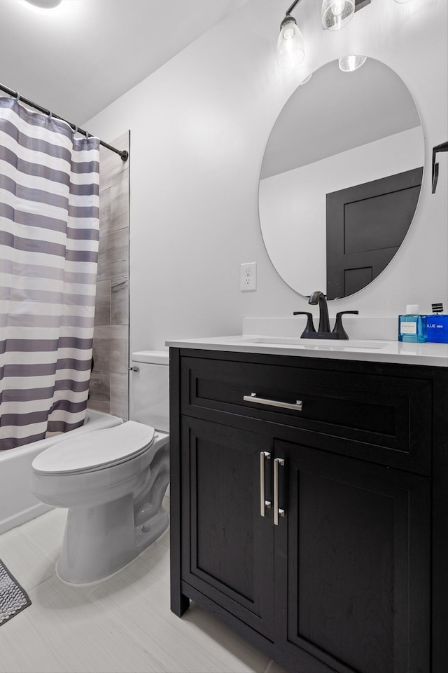 216 Trenton St, Chattanooga, TN 37415 - full bathroom with vanity and shower / tub combo