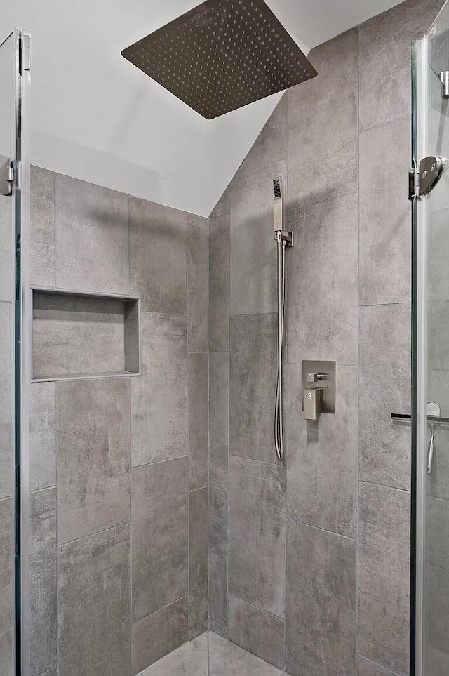 467 Wisley Way, Ringgold, GA 30736 - bathroom featuring a tile shower