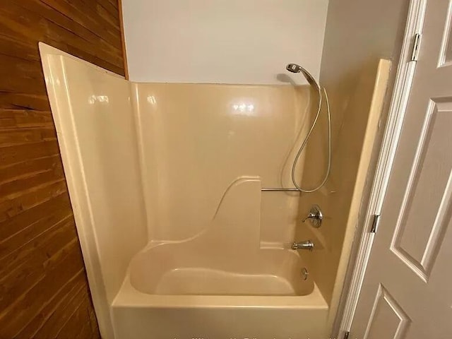 604606 N Moore Rd, Chattanooga, TN 37411 - full bathroom with washtub / shower combination and wooden walls