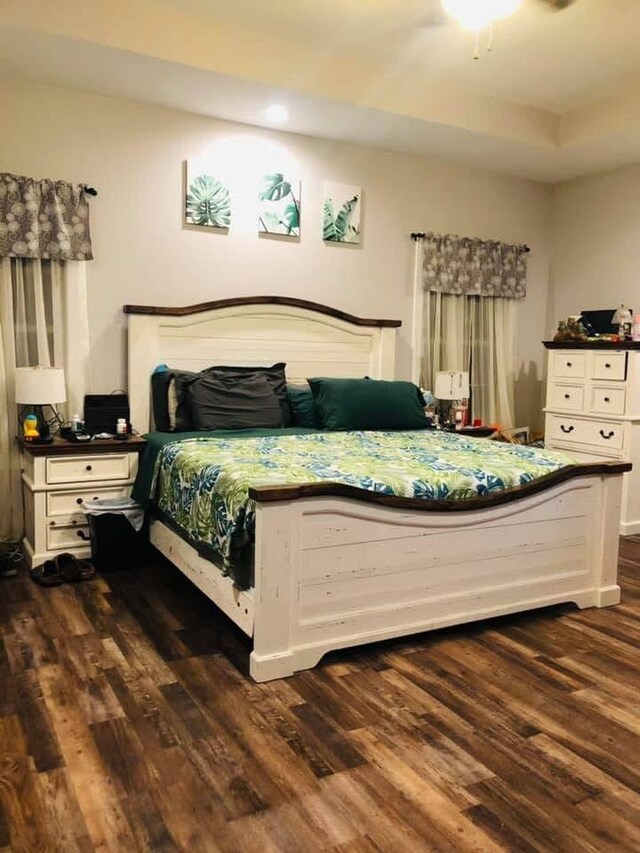 1241 Emerson Cir, Hopkinsville, KY 42240 - bedroom featuring dark wood-type flooring, a ceiling fan, and recessed lighting