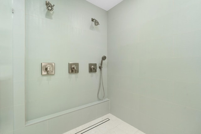 9208 Windstone Dr, Ooltewah, TN 37363 - full bathroom featuring tiled shower