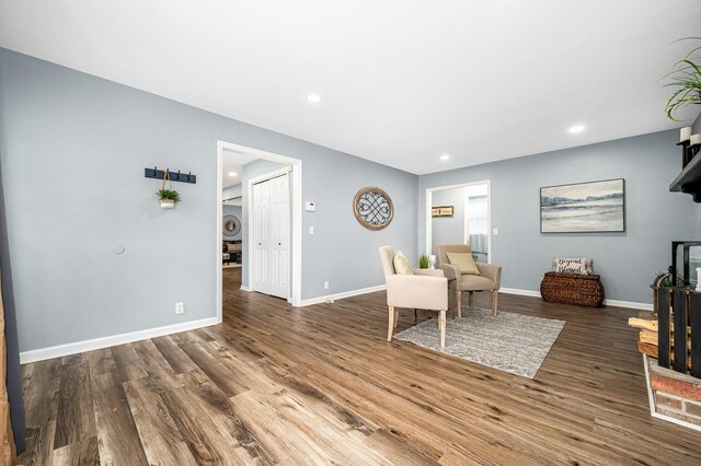 2422 Choctaw Trce, Murfreesboro, TN 37129 - sitting room featuring recessed lighting and wood finished floors