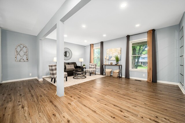 2422 Choctaw Trce, Murfreesboro, TN 37129 - sitting room with wood finished floors and recessed lighting