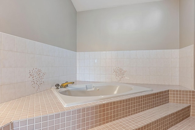 40 Lakeview Trl, Mcminnville, TN 37110 - full bath featuring a whirlpool tub