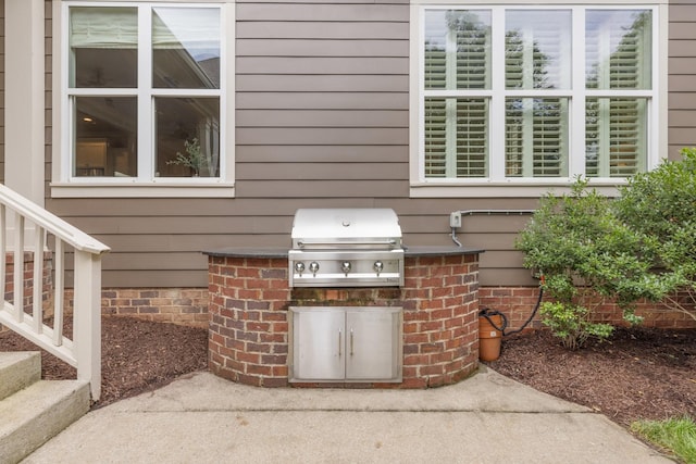 1202 Jewell Ave, Franklin, TN 37064 - view of patio featuring an outdoor kitchen