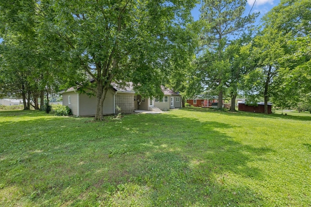 631 W Maple St, Morrison, TN 37357 - view of green lawn