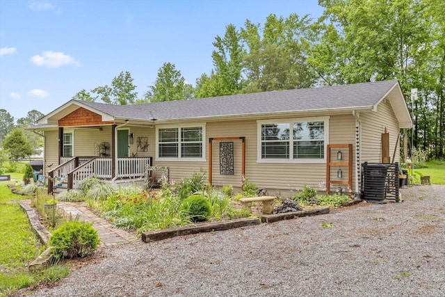 1060 Anderson Ridge Rd, Jasper, TN 37347 - ranch-style home with a porch