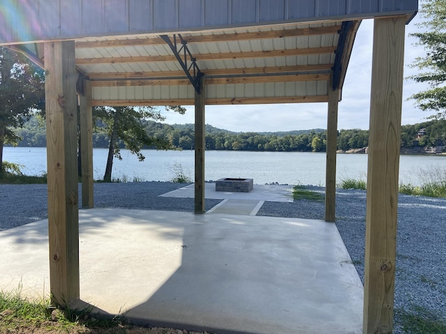 5 River Front Dr, Clifton, TN 38425